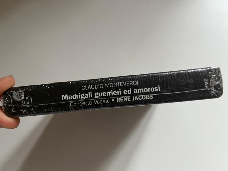 https://m.media-amazon.com/images/I/51cFbb5zGNL.jpg