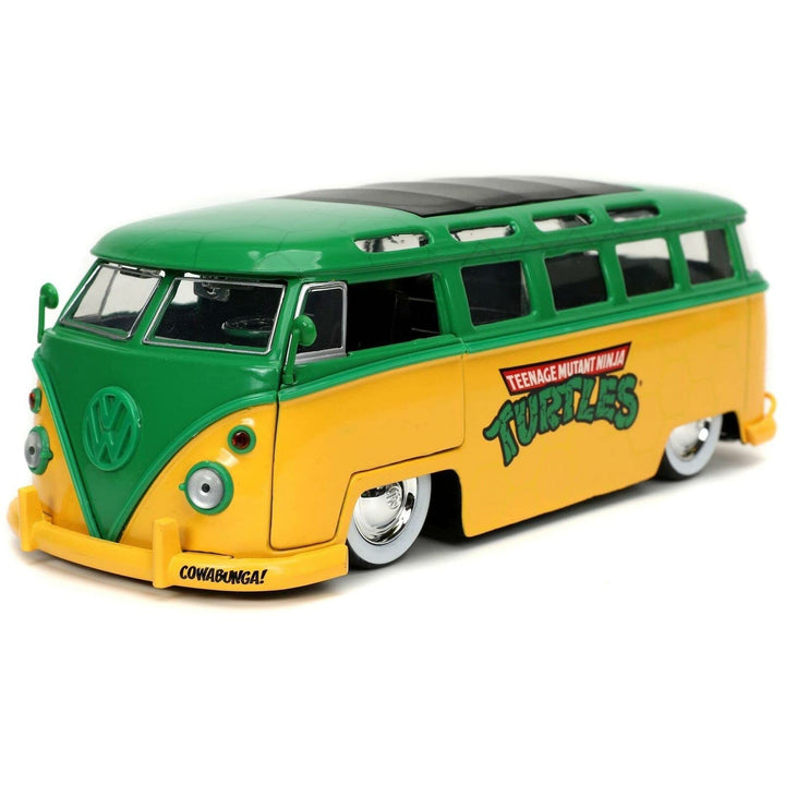 Teenage Mutant Ninja Turtles: Jada Toys - 1:24 1962 Vw Bus W/ Tmnt Leo;