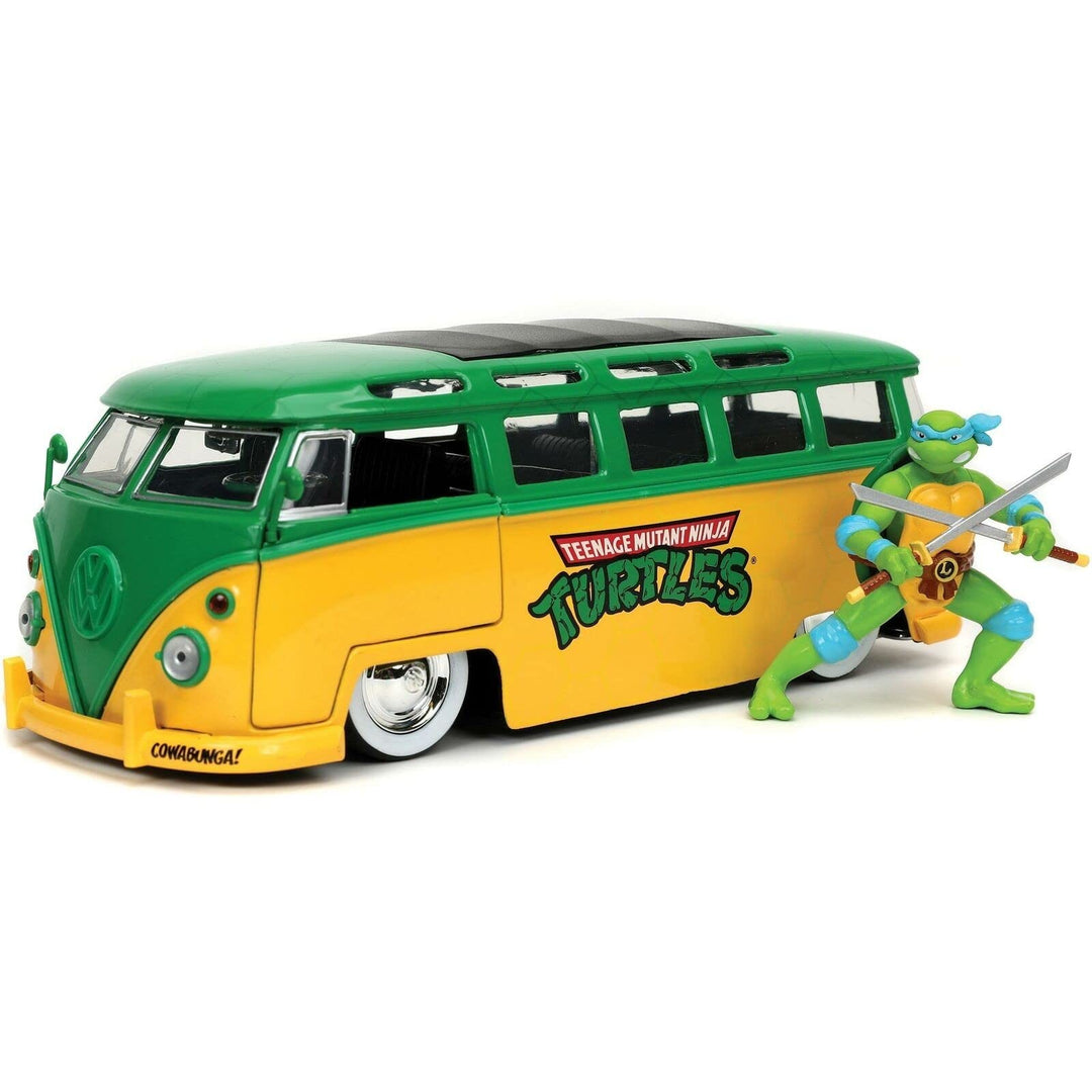 Teenage Mutant Ninja Turtles: Jada Toys - 1:24 1962 Vw Bus W/ Tmnt Leo;