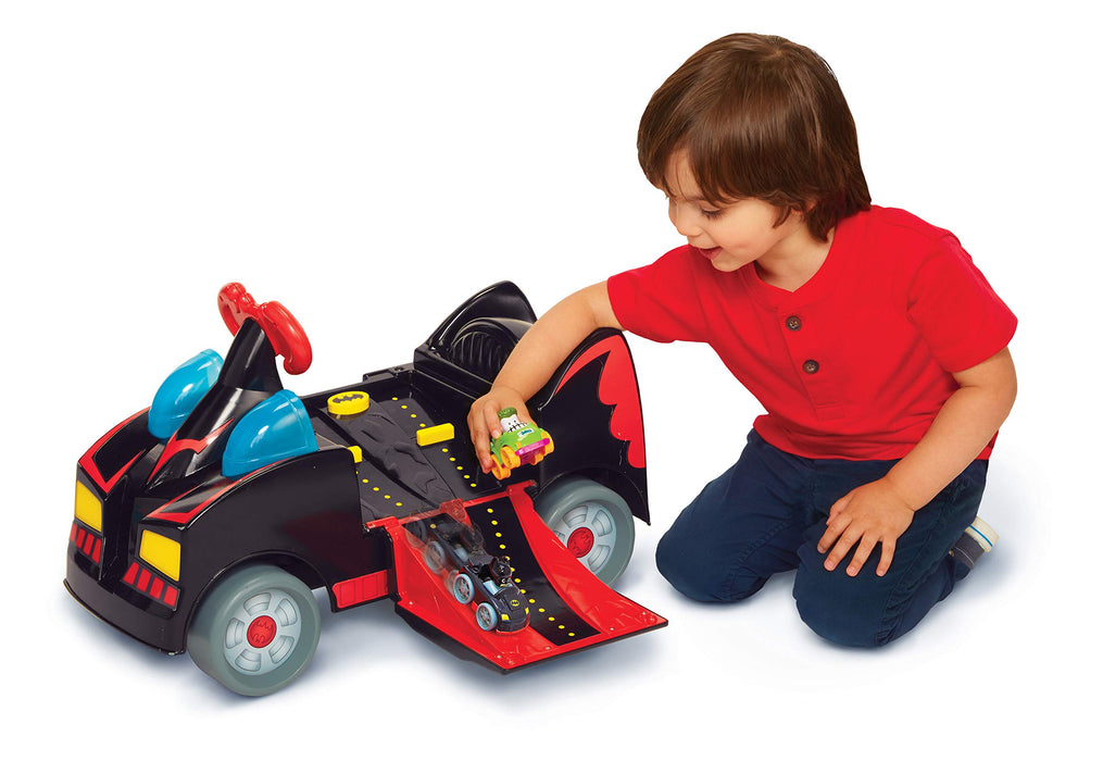 Dc Comics: Jakks - Batman Wheelies Ride On (Macchina Giocattolo);