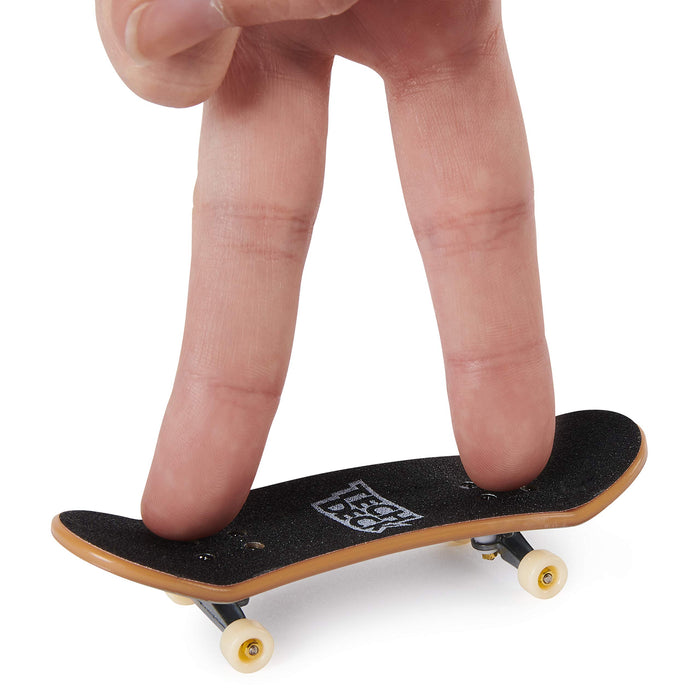 Spin Master: Tech Deck - Deluxe Pack of 4 Skates;
